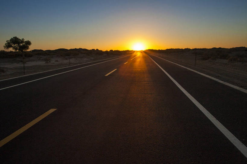 无人,横图,室外,白天,留白,消失点,旅游,度假,探险,旅途,美景,日落,路,日光,中国,亚洲,地平线,地形,景观,路边,辽阔,分界线,地面,交通,方向,娱乐,风景,天空,自然,黄昏,享受,休闲,广阔,景色,放松,运输,摄影,双黄线,宁静,一望无际,自驾游,自然风光,延伸,东亚,地貌,内蒙古,天地相交,无边无际,一马平川,荒地,彩图,旅行