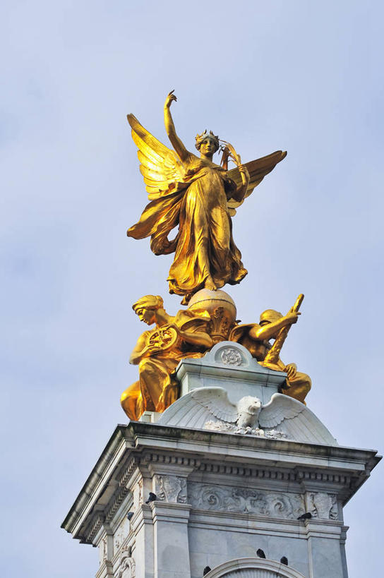 无人,竖图,室外,白天,旅游,雕塑,英国,欧洲,伦敦,雕像,宏伟,英格兰,白金汉宫,风景,天空,地标建筑,金色,美女,摄影,维多利亚女王纪念碑,彩图,旅行