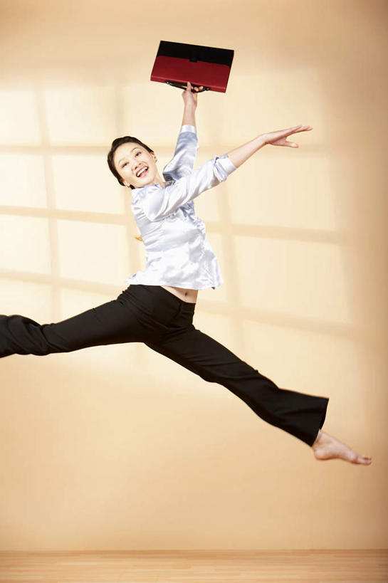 脸,头,脸颊,一个人,办公室,坐,微笑,竖图,正面,侧面,仰视,窗户,香烟,北京,中国,亚洲,裤子,褐色,肩膀,背面,休闲,放松,摄影,享乐,伸出,出示,盲人,年轻女性,中国人,年轻人,头部,脸部,脸蛋,面部,半身,彩图,低角度拍摄,舞蹈,芭蕾舞者,摆拍