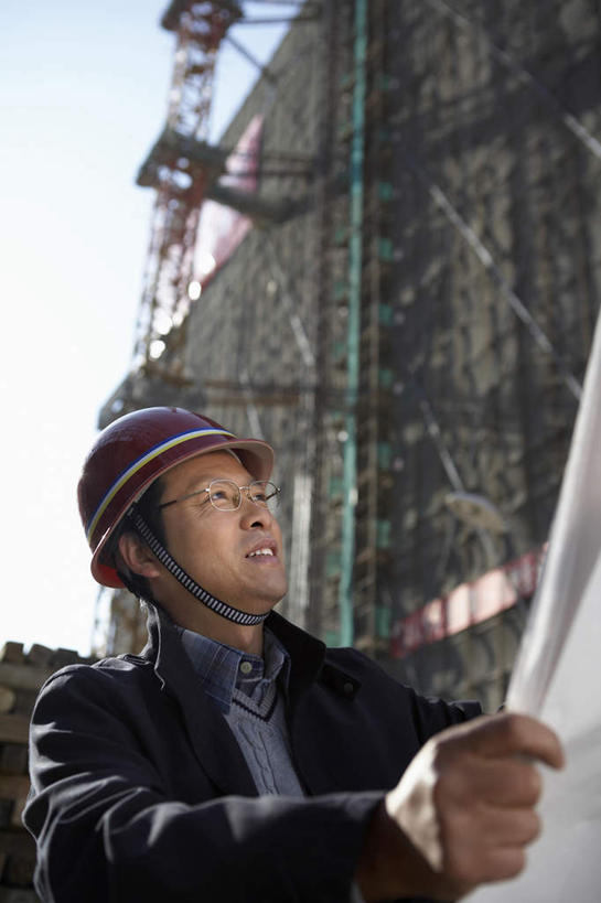 东方人,中年人,老年人,一个人,商务人士,建筑工人,建筑师,商务男性,笑,微笑,露齿笑,横图,竖图,室外,白天,留白,侧面,衬衫,商务,快乐,幸福,成功,团队,信心,建筑业,建筑,北京,亚洲,表演,套装,工作,瓷器,拿着,脚手架,安全帽,建筑工地,职业,读书,摄影,生长,工程,享乐,都市风光,商务装,蓝图,工薪阶层,渴望,东亚,发展,计划书,贡献,开端,老年男性,男人,男性,亚洲人,中国人,白领,上班族,半身,彩图,衬衣,欢乐,工业设计师