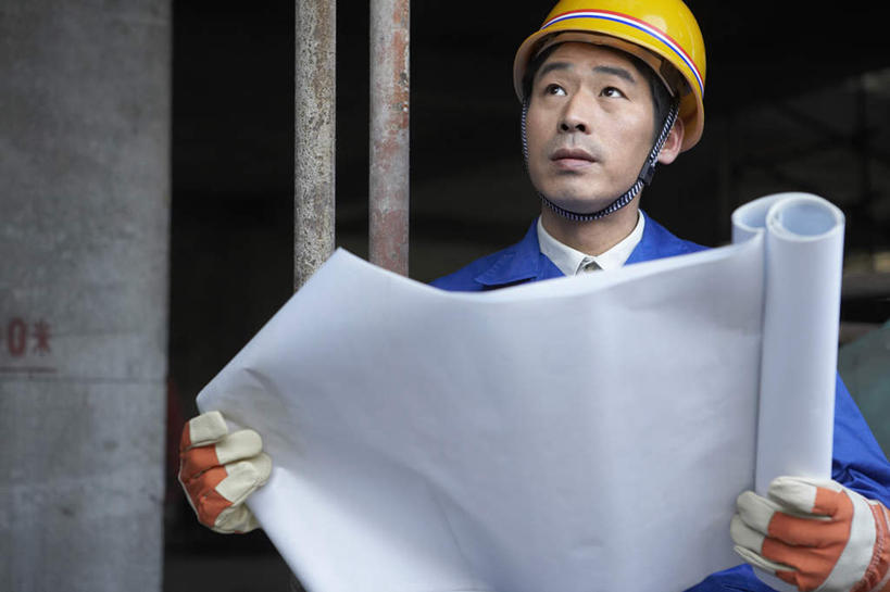 东方人,中年人,老年人,一个人,建筑工人,建筑师,站,横图,室外,白天,商务,兴奋,成功,信心,建筑业,建筑,北京,亚洲,工作,瓷器,拿着,刺激,脚手架,安全帽,手套,建筑工地,向上看,职业,读书,摄影,保护,工程,专心,蓝图,渴望,东亚,发展,计划书,贡献,危险,老年男性,男人,男性,亚洲人,中国人,彩图,工业设计师,建筑承包商