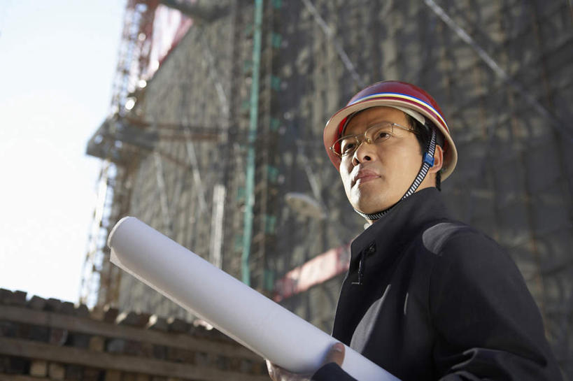 东方人,中年人,老年人,一个人,商务人士,建筑工人,建筑师,商务男性,横图,室外,白天,留白,侧面,仰视,衬衫,商务,成功,团队,信心,建筑业,建筑,北京,亚洲,表演,套装,工作,瓷器,脚手架,安全帽,建筑工地,职业,摄影,生长,工程,都市风光,商务装,蓝图,工薪阶层,渴望,东亚,发展,计划书,贡献,开端,老年男性,男人,男性,亚洲人,中国人,白领,上班族,半身,彩图,低角度拍摄,衬衣,工业设计师