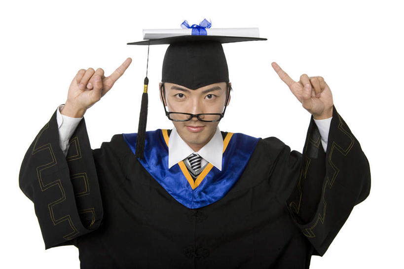 东方人,成年人,一个人,学生,横图,正面,纯洁,成功,北京,中国,亚洲,仅一个男性,仅一个人,指,文凭,眼镜,教育,指点,仅一个年轻男性,可爱,童年,童趣,头顶,摄影,流苏,幽默,知识,指向,学士帽,毕业,成就,学士服,童真,东亚,烂漫,无邪,垂布,学士袍,学位帽,天真,男人,男性,年轻男性,亚洲人,中国人,年轻人,大学生,半身,彩图,影棚拍摄