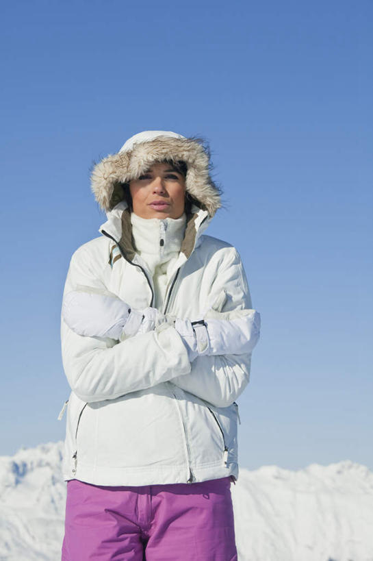 西方人,一个人,站,双手交叉,竖图,室外,白天,正面,旅游,度假,石头,美景,山,雪,雪山,大雪,欧洲,欧洲人,仅一个女性,仅一个人,阴影,服装,光线,石子,影子,冰,积雪,景观,山顶,山峰,雪景,冬季,冬天,山峦,注视,娱乐,衣服,蓝色,蓝天,天空,阳光,自然,天,观察,看,站着,仅一个中年女性,享受,休闲,温暖,景色,放松,寒冷,服饰,晴朗,观看,羽绒服,保暖,察看,冰冷,双手抱胸,御寒,关注,自然风光,沉积岩,万里无云,严寒,冰凉,酷寒,凛冽,凛凛,极冷,颠峰,极峰,水成岩,冬装,女人,女性,中年女性,白种人,石块,岩石,晴空,晴空万里,站立,半身,彩图