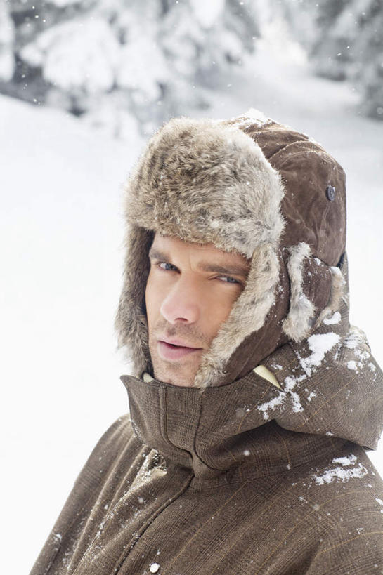 西方人,脸,头,脸颊,一个人,站,竖图,室外,白天,侧面,旅游,度假,美景,山,雪,雪山,大雪,欧洲,欧洲人,仅一个男性,仅一个人,服装,冰,积雪,景观,山峰,雪景,冬季,冬天,山峦,注视,娱乐,仅一个年轻男性,衣服,自然,观察,看,站着,享受,休闲,温暖,景色,放松,寒冷,服饰,观看,羽绒服,保暖,察看,冰冷,御寒,关注,自然风光,严寒,冰凉,酷寒,凛冽,凛凛,极冷,冬装,男人,男性,年轻男性,白种人,头部,脸部,脸蛋,面部,站立,半身,彩图