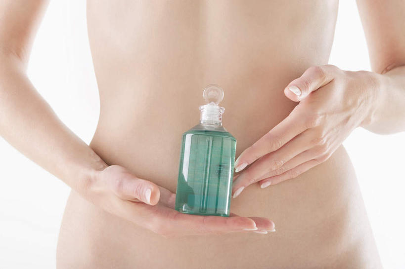 西方人,手,腹部,一个人,站,捧,摸,横图,室内,特写,白天,白色背景,正面,欧洲,欧洲人,双手,仅一个年轻女性,仅一个女性,仅一个人,抚摸,裸露,一个,蓝色,精油,瓶子,塑料制品,香薰,站着,手部,塑料瓶,放松,芳香疗法,摄影,影棚,单个,裸,舒心,舒缓,香薰精油,养颜,减压,尤物,香薰疗法,植物精油,年轻女性,女人,女性,白种人,腹,肚子,触摸,端,端着,接触,捧着,手捧,站立,半身,彩图,影棚拍摄,拍摄,佳丽,丽人,美人