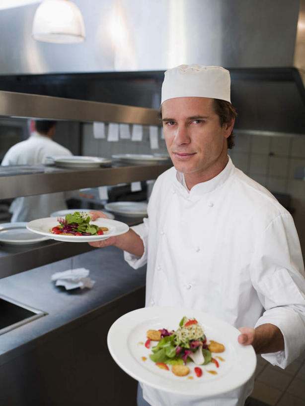 西方人,两个人,同事,站,捧,竖图,室内,正面,工作服,制服,烹饪,西餐,成功,合作,团队,集体,信心,厨房,柜子,蔬菜,餐具,帽子,欧洲,欧洲人,许多,阴影,新鲜,反射,碟子,盘,影子,墙,肉,料理,食品,储物柜,注视,队伍,菜肴,美食,肉类,墙壁,墙面,食物,两个,白色,盘子,碟,天,观察,看,站着,西式,佳肴,有机食品,绿色食品,观看,察看,领导,成就,储存,关注,厨师帽,合伙,领袖,肉食,工作制服,储备,蕴藏,贮备,男人,男性,中年男性,白种人,端,端着,捧着,手捧,站立,半身,彩图,工作套服,灶间,贮存