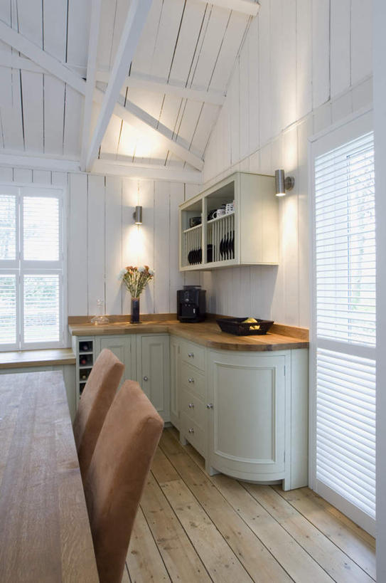 无人,家,竖图,室内,白天,正面,别墅,厨房,窗户,地板,柜子,家具,装修,桌面,桌子,建筑,椅子,照明,欧式,阴影,装饰,光线,木制,壁灯,影子,房屋,木椅,墙,屋子,公寓,灯光,地面,储物柜,豪华,建设,现代,装潢,洋房,楼房,木地板,玻璃窗,墙壁,墙面,住宅,灯,木制品,灯具,室内装潢,样板房,明亮,照亮,舒适,家居装潢,照明设备,储存,房屋设计,地中海风格,古典风格,简约风格,室内设计,宽敞,样板房装潢,储备,蕴藏,贮备,设计,彩图,房子,灶间,贮存