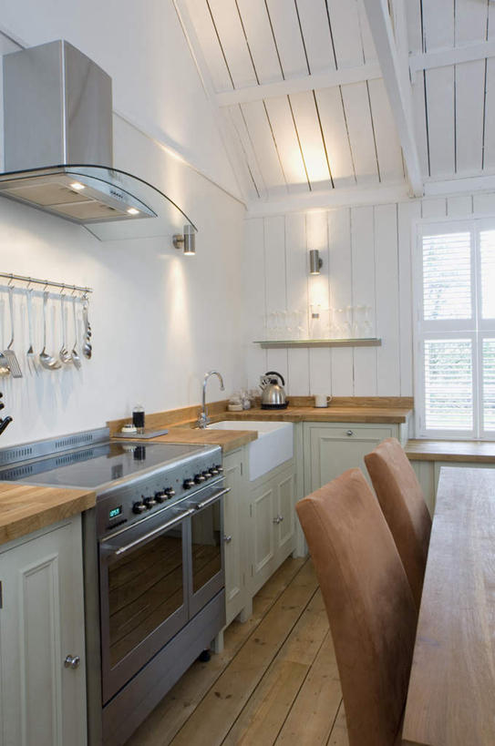 无人,家,竖图,室内,白天,正面,别墅,厨房,窗户,地板,柜子,家具,装修,桌面,桌子,建筑,椅子,照明,欧式,阴影,装饰,光线,木制,壁灯,影子,房屋,木椅,墙,屋子,公寓,灯光,地面,储物柜,豪华,建设,现代,装潢,洋房,楼房,木地板,玻璃窗,墙壁,墙面,住宅,灯,木制品,灯具,室内装潢,样板房,明亮,照亮,舒适,家居装潢,照明设备,储存,房屋设计,地中海风格,古典风格,简约风格,室内设计,宽敞,样板房装潢,储备,蕴藏,贮备,设计,彩图,房子,灶间,贮存