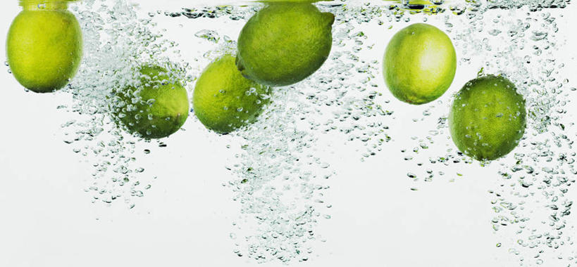 无人,横图,室内,特写,白天,白色背景,正面,水果,许多,飞溅,新鲜,溅,液体,水滴,生食,食品,果实,很多,水珠,食物,绿色,摄影,有机食品,绿色食品,影棚,喷洒,酸橙,代代,橙子,橙,彩图,影棚拍摄,拍摄