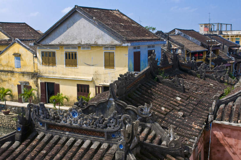 无人,家,横图,俯视,室外,白天,旅游,度假,植物,标志建筑,地标,建筑,棕榈树,叶子,越南,亚洲,阴影,光线,瓦片,影子,房屋,屋顶,屋子,云,云朵,绿叶,云彩,顶棚,瓦,娱乐,建设,楼房,住宅,树,树木,蓝色,绿色,白云,蓝天,天空,阳光,自然,天,享受,休闲,嫩叶,旅游胜地,放松,东南亚,生长,成长,棕榈叶,屋瓦,越南社会主义共和国,会安,叶,叶片,彩图,高角度拍摄,房子