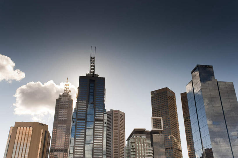 无人,高楼大厦,横图,室外,白天,仰视,度假,美景,窗户,城市风光,城市,大厦,建筑,摩天大楼,澳大利亚,一排,许多,阴影,整齐,光线,影子,墙,景观,云,云朵,很多,云彩,娱乐,玻璃窗,墙壁,墙面,排列,蓝色,白云,蓝天,天空,阳光,楼宇,天,享受,休闲,景色,放松,晴朗,队列,大洋洲,澳洲,墨尔本,南方大陆,首府,澳大利亚联邦,维多利亚,维多利亚州,新金山,晴空,彩图,低角度拍摄,大楼,高层建筑,高楼,摩天楼