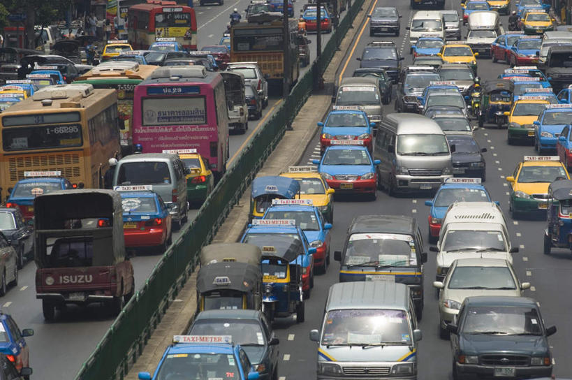 无人,栏杆,横图,俯视,室外,白天,道路,路,公路,汽车,曼谷,泰国,亚洲,许多,阴影,光线,影子,围栏,交通,首都,很多,拥堵,拥挤,护栏,车,阳光,交通工具,轿车,东南亚,载具,泰王国,马路,彩图,高角度拍摄