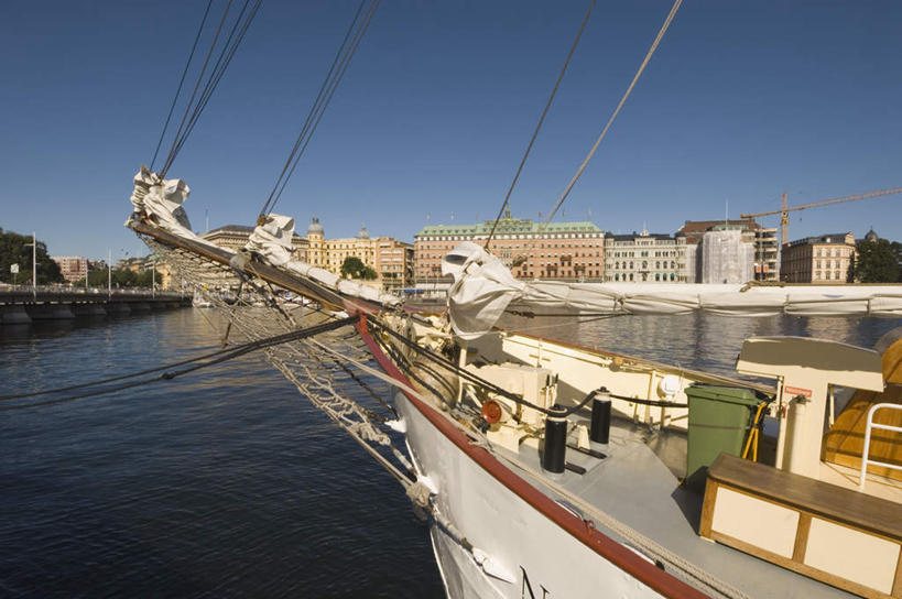 无人,家,码头,横图,室外,白天,仰视,度假,湖,湖泊,美景,水,城市风光,城市,港口,建筑,船,瑞典,欧洲,阴影,光线,影子,房屋,屋子,湖面,景观,水流,水面,公寓,娱乐,建设,洋房,楼房,住宅,蓝色,倒影,蓝天,天空,阳光,交通工具,湖水,天,享受,休闲,景色,放松,晴朗,倒映,舟,斯堪的纳维亚,载具,北欧,斯堪的纳维亚半岛,万里无云,维京船,瑞典王国,反照,晴空,晴空万里,彩图,低角度拍摄,房子,摆渡口,埠头,渡口,渡头,港湾,海港,货运码头,口岸,商港