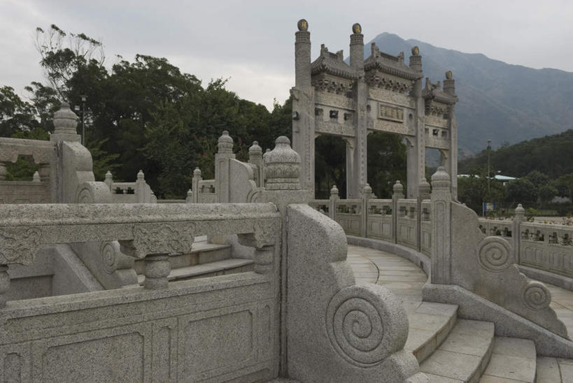 无人,栏杆,横图,室外,白天,正面,旅游,度假,名胜古迹,植物,楼梯,标志建筑,地标,建筑,香港,中国,亚洲,节日,遗迹,装饰,雕刻,扶手,阶梯,墙,古迹,文化,文物,娱乐,建设,古建筑,护栏,墙壁,墙面,台阶,树,树木,绿色,自然,祈祷,享受,休闲,健康,旅游胜地,放松,许愿,宗教,信仰,生长,成长,纪念,华丽,修饰,祈求,点缀,港,基督教,天主教,修道院,信念,古文明,东亚,大屿山,香港特别行政区,港澳台,中华人民共和国,衬托,美观,雅致,雅观,雕镂,雕琢,镌刻,大濠岛,荃湾区,神学院,修院,隐修院,平安,彩图