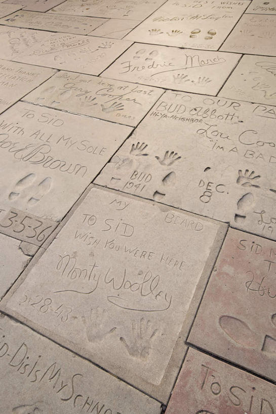 无人,竖图,俯视,室外,白天,旅游,度假,标志建筑,地标,建筑,新西兰,脚印,阴影,光线,英文,标志,数字,文字,影子,字符,字母,娱乐,标识,建设,阳光,享受,休闲,旅游胜地,放松,阿拉伯数字,签名,英文字母,足迹,手印,大洋洲,纽西兰,行踪,脚迹,署名,长白云之乡,新西兰南岛,指模,彩图,高角度拍摄