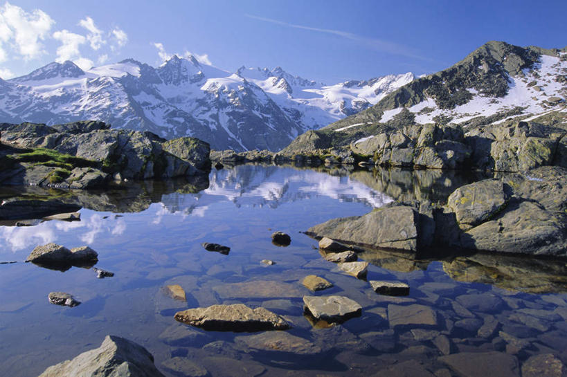无人,公园,横图,室外,白天,正面,旅游,度假,河流,石头,美景,山,水,峡谷,雪,雪山,大雪,意大利,欧洲,阴影,光线,石子,影子,冰,河水,积雪,景观,山峰,水流,雪景,云,云朵,冬季,冬天,山谷,山峦,云彩,娱乐,蓝色,白云,倒影,蓝天,天空,小溪,阳光,自然,天,溪水,享受,休闲,景色,放松,寒冷,晴朗,冰冷,倒映,国家公园,岩层,南欧,自然风光,意大利共和国,首府,严寒,冰凉,酷寒,凛冽,凛凛,极冷,反照,奥斯塔,瓦莱达奥斯塔,瓦莱达奥斯塔大区,大帕拉迪索国家公园,石块,岩石,晴空,彩图