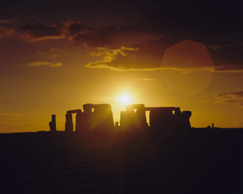 无人,横图,室外,白天,仰视,旅游,度假,石头,名胜古迹,日落,标志建筑,地标,建筑,英国,欧洲,一堆,许多,阴影,堆叠,堆积,遗迹,光线,石子,影子,晚霞,霞光,云,云朵,落日,很多,背光,云彩,古迹,文物,娱乐,建设,古建筑,英格兰,废墟,白云,黄昏,享受,休闲,旅游胜地,彩霞,放松,堆,西欧,大不列颠,逆光,古文明,大不列颠及北爱尔兰联合王国,大不列颠联合王国,日不落英帝国,夕照,英吉利,威尔特郡,石块,岩石,夕阳,彩图,低角度拍摄,斜阳