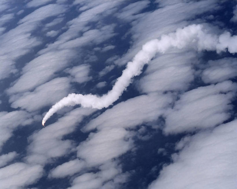 无人,横图,俯视,航拍,室外,白天,失败,技术,美国,云,烟,摄影,太平洋,飞行器,鸟瞰,加利福尼亚,导弹,科学实验,空气污染,美国宇航局,彩图,高角度拍摄