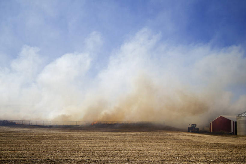 无人,农场,横图,室外,白天,农业,火,美国,田地,烟,摄影,内布拉斯加,森林火灾,危险,彩图