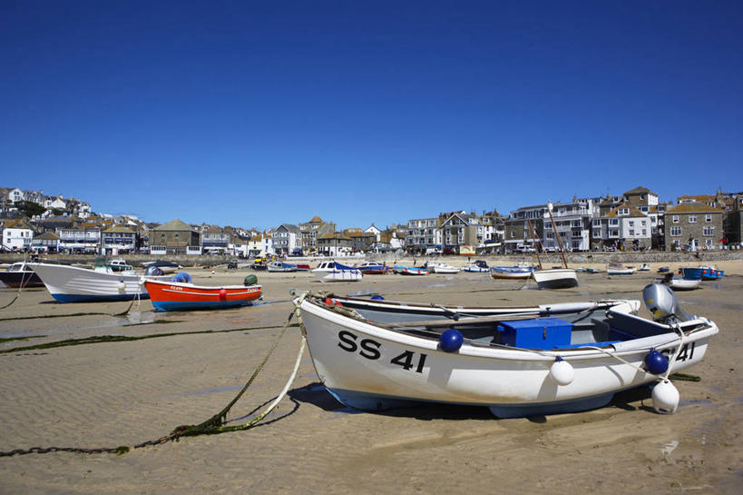 无人,家,横图,室外,白天,正面,旅游,度假,美景,沙滩,山,山脉,植物,英国,欧洲,许多,阴影,光线,沙子,影子,房屋,屋子,海岸,景观,山峰,船只,沙地,山峦,娱乐,楼房,英格兰,住宅,树,树木,蓝色,绿色,蓝天,天空,阳光,自然,群山,天,享受,休闲,景色,放松,生长,成长,西欧,自然风光,大不列颠,大不列颠及北爱尔兰联合王国,大不列颠联合王国,日不落英帝国,英吉利,海滩,彩图,房子