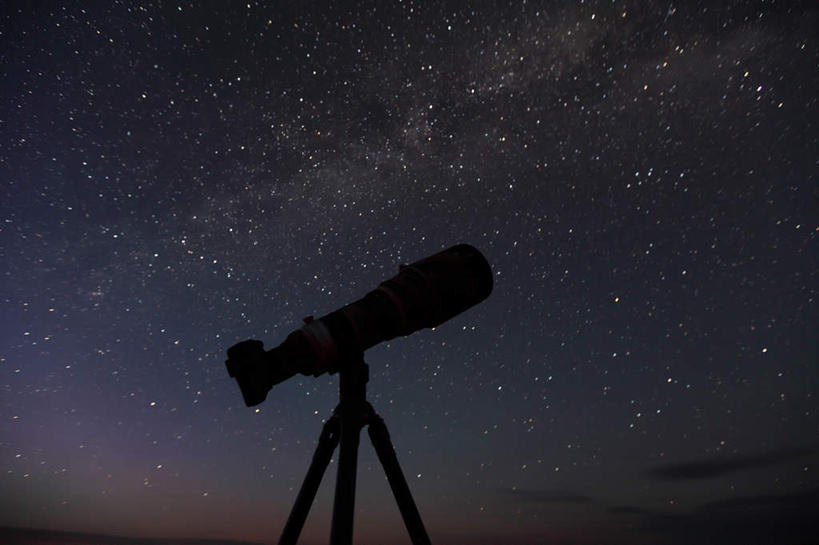 无人,横图,室外,夜晚,仰视,仪器,科技,星空,夜景,加拿大,眺望,检查,研究,反射,分析,科学,望远镜,观察,清晰,探索,放大,观看,仔细,科研,科学技术,北美,北美洲,瞭望,聚焦,关注,美洲,远视镜,瞭望镜,光学,北亚美利加洲,亚美利加洲,清楚,萨省,萨斯喀彻温省,星夜,夜空,彩图,低角度拍摄,光学仪器,千里镜