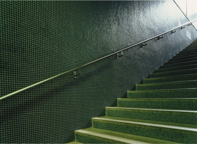 无人,栏杆,横图,室内,白天,仰视,楼梯,阴影,新鲜,艺术,光线,扶手,图案,影子,阶梯,墙,艺术品,护栏,墙壁,墙面,台阶,绿色,阳光,工艺品,青春,工艺,美术,生命,和平,安详,冷色,彩图,低角度拍摄