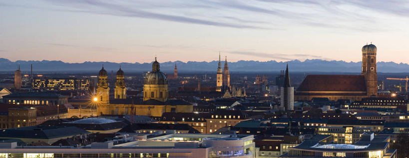 无人,家,教堂,横图,室外,白天,正面,旅游,度假,石头,名胜古迹,日落,山,山脉,标志建筑,地标,建筑,德国,欧洲,阴影,节日,遗迹,光线,石子,影子,房屋,屋子,山峰,晚霞,霞光,落日,灯光,山峦,古迹,文化,文物,娱乐,建设,古建筑,楼房,慕尼黑,住宅,黄昏,群山,祈祷,享受,休闲,健康,旅游胜地,彩霞,放松,许愿,宗教,信仰,纪念,祈求,西欧,信念,古文明,德意志联邦共和国,首府,巴伐利亚,巴伐利亚州,拜恩州,拜恩自由州,夕照,慕尼黑大教堂,平安,石块,岩石,夕阳,彩图,房子,大教堂,礼拜堂,斜阳