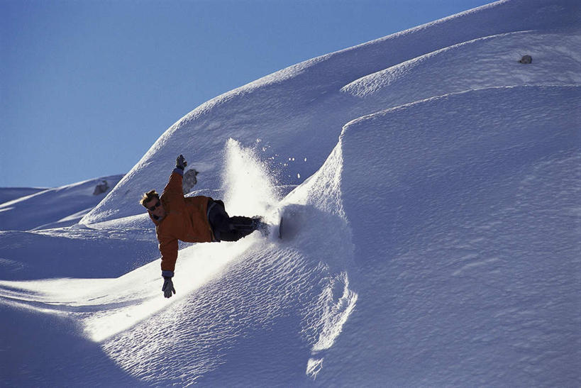 西方人,一个人,横图,室外,白天,锻炼,旅游,度假,运动,美景,山,雪,雪山,大雪,瑞士,欧洲,欧洲人,仅一个男性,仅一个人,仅一个中年男性,一块,阴影,光线,影子,冰,积雪,景观,山峰,雪景,云,云朵,冬季,冬天,山峦,云彩,娱乐,背面,蓝色,白云,蓝天,天空,阳光,自然,天,享受,休闲,景色,放松,寒冷,滑雪板,冰冷,自然风光,滑行,中欧,严寒,瑞士联邦,冰凉,酷寒,凛冽,凛凛,极冷,格劳宾登州,达沃斯,体育,男人,男性,中年男性,白种人,彩图,全身,健身