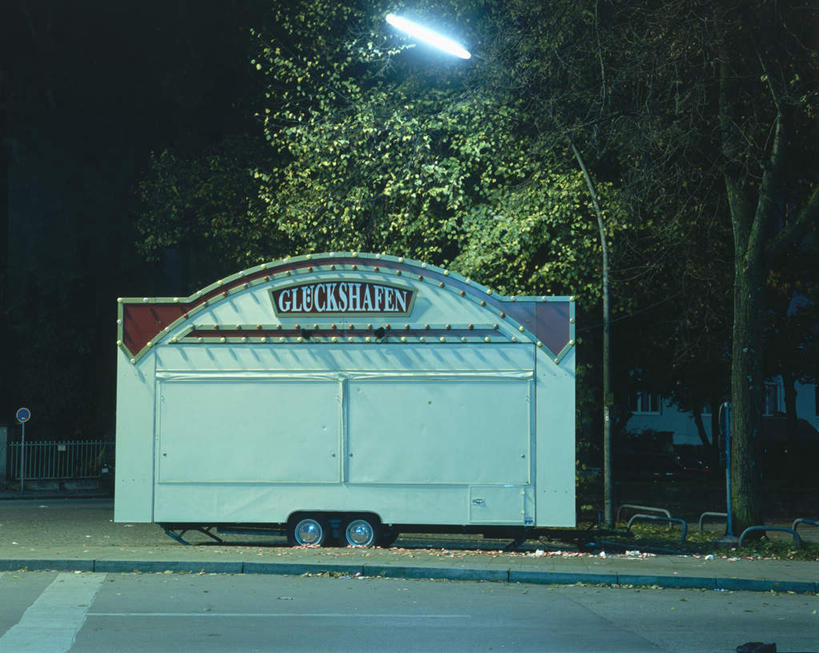 无人,横图,室外,夜晚,正面,度假,美景,植物,城市风光,城市,道路,路,路灯,公路,照明,德国,欧洲,景观,灯光,交通,娱乐,灯,树,树木,绿色,自然,享受,休闲,景色,放松,生长,成长,照亮,照明设备,西欧,德意志联邦共和国,巴伐利亚,巴伐利亚州,拜恩州,拜恩自由州,餐车,马路,彩图