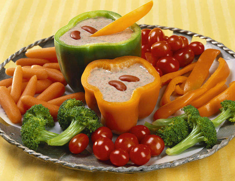 无人,横图,俯视,室内,特写,白天,餐桌,桌子,辣椒,蔬菜,西红柿,餐具,许多,阴影,新鲜,光线,碟子,盘,影子,花菜,花椰菜,西兰花,生食 ...