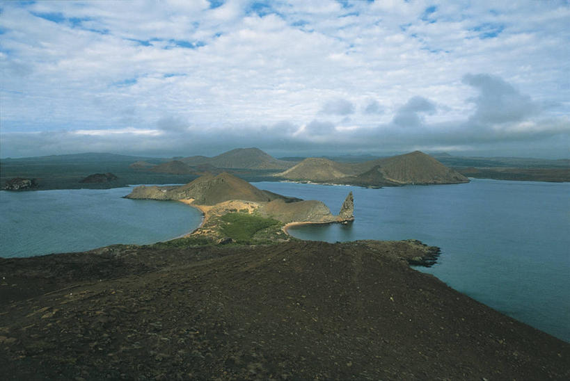 无人,横图,室外,白天,旅游,度假,海洋,火山,美景,水,巴西,萨尔瓦多,厄瓜多尔,圆锥,岛,景观,云,宏伟,图像,娱乐,天空,自然,享受,休闲,概念,景色,南美,放松,摄影,宁静,南美洲,拉丁美洲,自然风光,主题,美洲,自然现象,野地,地貌,巴西联邦共和国,首府,亚美利加洲,南亚美利加洲,构图,三维图形,巴伊亚,巴伊亚州,加拉帕戈斯群岛,圣萨尔瓦多,活火山,彩图,旅行,时空