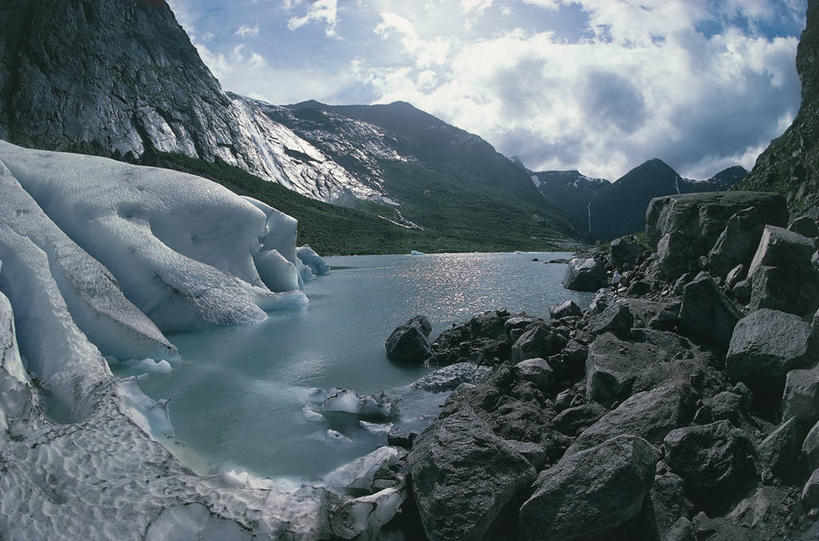无人,横图,室外,特写,白天,冰山,山,水,挪威,欧洲,反射,冰,云,图像,天空,寒冷,摄影,气候,主题,自然现象,冰河,斯堪狄纳维亚半岛,地貌,构图,地质学,自然地理,岩石,彩图,旅行,时空,松娜峡湾