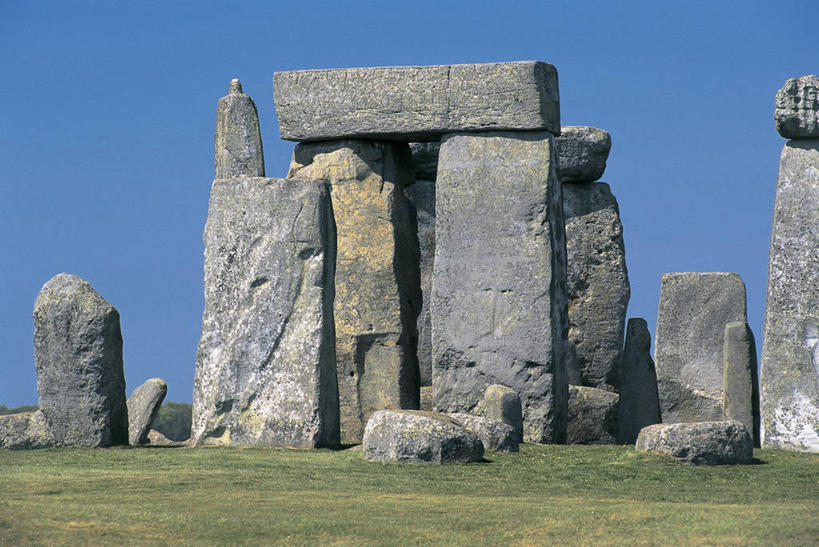 无人,横图,室外,白天,神秘,英国,欧洲,地形,巨石,历史,英格兰,废墟,草,蓝色,地标建筑,摄影,考古学,坟墓,索尔兹伯里平原,英国文化,万里无云,古代文明,彩图,石器时代,过去