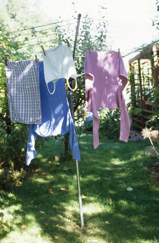 无人,竖图,室外,白天,衬衫,家务,草坪,美景,植物,吊挂,悬挂,庭院,景观,挂,干净,洗衣服,衣服,自然,职业,晾衣服,景色,转,摄影,自然风光,洗涤,彩图,家务劳动