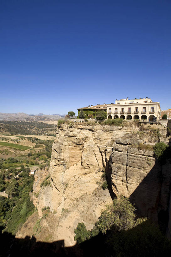 无人,竖图,室外,白天,正面,旅游,度假,石头,美景,植物,西班牙,欧洲,阴影,光线,石子,影子,柱子,景观,悬崖,娱乐,安达卢西亚,树,树木,蓝色,绿色,蓝天,天空,阳光,自然,天,享受,休闲,景色,放松,生长,晴朗,成长,南欧,自然风光,安达鲁西亚,隆达,万里无云,西班牙王国,绝壁,安达卢西亚自治区,石块,岩石,晴空,晴空万里,彩图