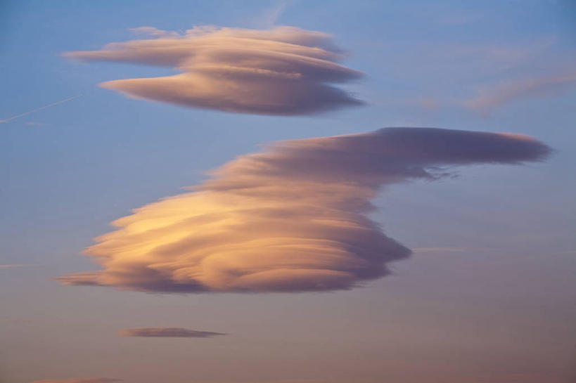 无人,横图,室外,白天,仰视,旅游,度假,美景,日落,法国,欧洲,景观,晚霞,霞光,云,云朵,落日,云彩,娱乐,白云,自然,黄昏,享受,休闲,景色,彩霞,放松,西欧,法兰西,自然风光,法兰西共和国,法兰西第五共和国,夕照,薄暮,普罗旺斯.阿尔卑斯.蓝色海岸,普罗旺斯.阿尔卑斯.蓝色海岸大区,罗讷河口省,罗讷河口,夕阳,彩图,低角度拍摄,傍晚,斜阳