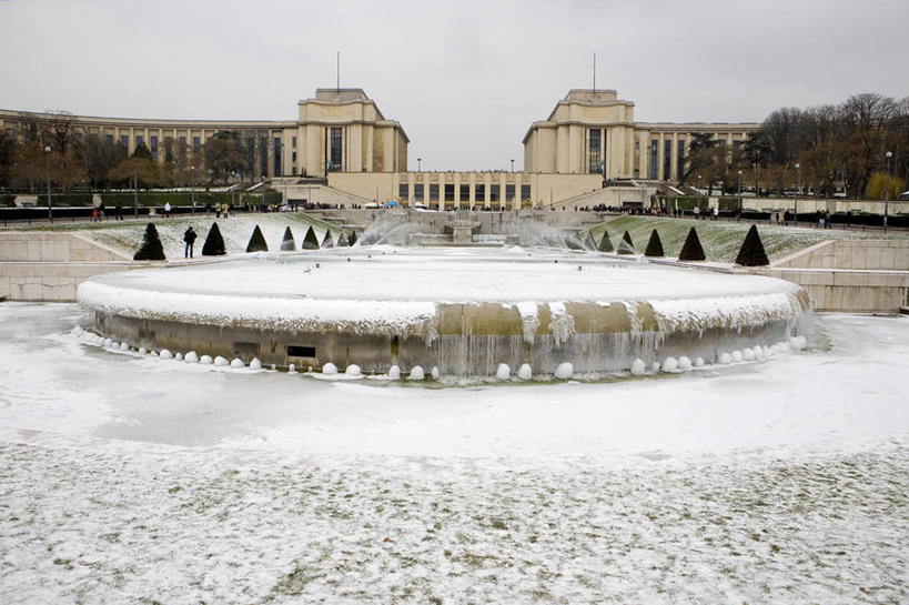 无人,博物馆,横图,室外,白天,正面,旅游,度假,名胜古迹,雪,植物,大雪,标志建筑,地标,建筑,喷泉,法国,巴黎,欧洲,研究,遗迹,积雪,景观,雪景,冬季,冬天,首都,教育,古迹,文化,文物,娱乐,建设,古建筑,树,树木,绿色,天空,自然,天,品味,享受,休闲,旅游胜地,放松,寒冷,生长,成长,展览,西欧,欣赏,法兰西,水景,陈列,古文明,法兰西共和国,美观,法兰西第五共和国,严寒,法兰西岛,法兰西岛大区,夏乐宫,夏悠宫,夏约宫,典藏,设计,彩图,巴黎省,巴黎市
