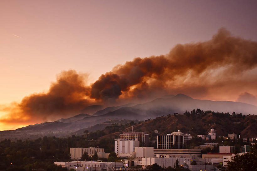 无人,横图,室外,度假,美景,日落,山,城市风光,城市,建筑,火,美国,地平线,地形,景观,辽阔,地面,娱乐,享受,休闲,广阔,烟,景色,放松,摄影,一望无际,加利福尼亚,延伸,天地相交,无边无际,一马平川,森林火灾,危险,彩图