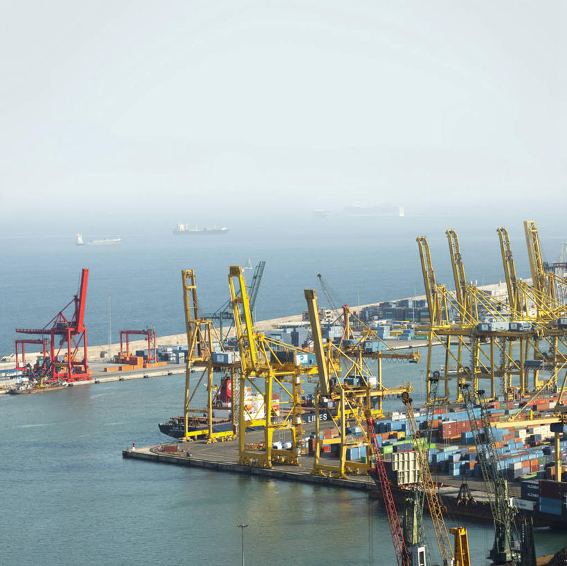 无人,横图,俯视,室外,白天,技术,海洋,建筑,西班牙,巴塞罗那,反射,水平线,集装箱,货柜,容器,箱子,工业,运输,摄影,物流,彩图,高角度拍摄,海港