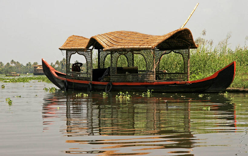 无人,横图,室外,白天,船,印度,反射,草,天空,自然,运输,摄影,宁静,观光船,喀拉拉邦,死水,彩图