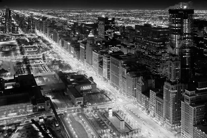 无人,公园,横图,俯视,航拍,黑白,室外,夜晚,度假,美景,天际线,城市风光,城市,道路,建筑,街道,路,摩天大楼,公路,美国,景观,交通,娱乐,享受,休闲,景色,放松,摄影,照亮,北美,北美洲,鸟瞰,美洲,发展,伊利诺斯州,芝加哥,格兰特公园,世界屠猪城,巨肩之城,劳动之城,伊利诺伊,伊利诺伊州,伊利诺州,芝加哥市,芝城,林肯之地,北亚美利加洲,亚美利加洲,密歇根,密歇根州,貂熊州,狼獾之州,狼獾州,马路,高角度拍摄,美利坚合众国