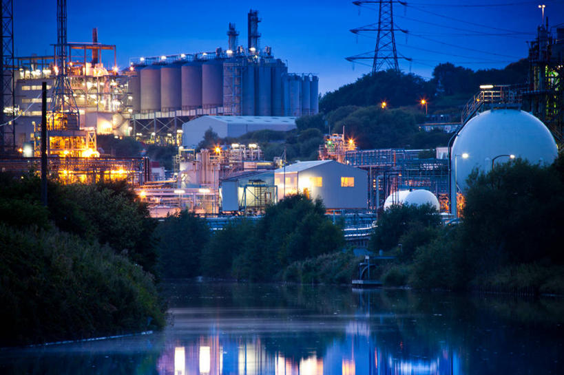 无人,工厂,横图,室外,夜晚,化工厂,河流,植物,城市,建筑,英国,反射,首都,天空,工业,摄影,能源,照亮,圆顶建筑,柴郡,彩图,制造厂,生产工厂