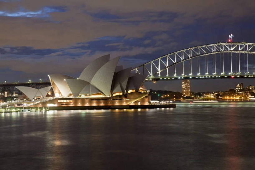 无人,横图,室外,夜晚,度假,海洋,美景,城市风光,城市,建筑,悉尼歌剧院,澳大利亚,反射,景观,云,桥,联系,娱乐,地标建筑,享受,休闲,景色,放松,摄影,照亮,悉尼,发展,新南威尔士,彩图,旅行,悉尼港桥