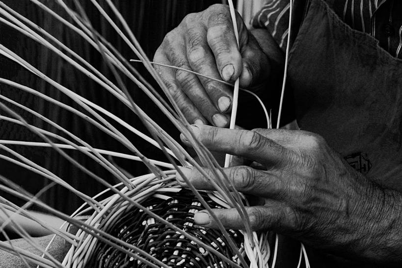 成年人,一个人,横图,黑白,室外,特写,白天,意大利,仅一个女性,篮子,做,摄影,创造力,柳条,技能,维琴察,传统文化