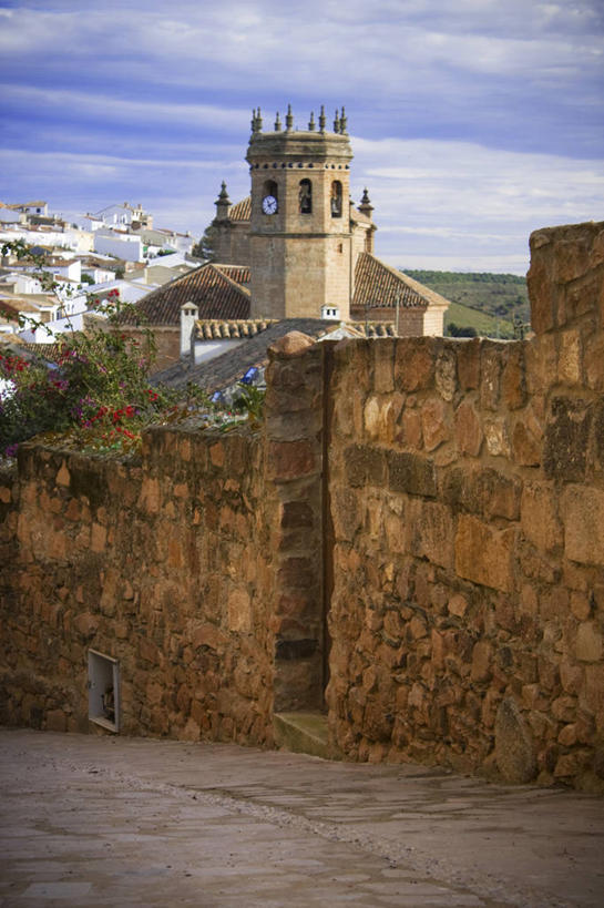 无人,竖图,室外,白天,山,建筑,西班牙,云,石墙,钟塔,天空,自然,摄影,哈恩省,彩图