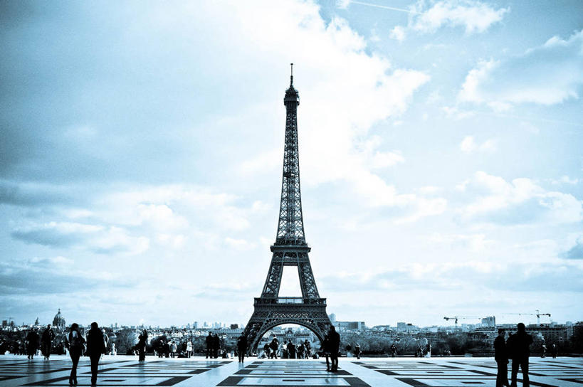 人群,横图,室外,白天,旅游,度假,城市,建筑,法国,巴黎,艾菲尔铁塔,朦胧,模糊,云,首都,许多人,历史,地标建筑,一群人,摄影,法国文化,欧洲文化,中欧,法兰西岛大区,旅行