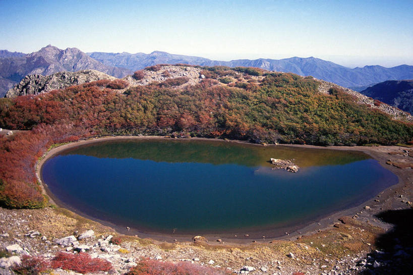 无人,横图,俯视,室外,白天,湖,美景,山,山脉,智利,反射,景观,宏伟,树,风景,天空,自然,景色,南美,摄影,品牌,宁静,环境,自然风光,万里无云,岩石,高角度拍摄,蓝湖