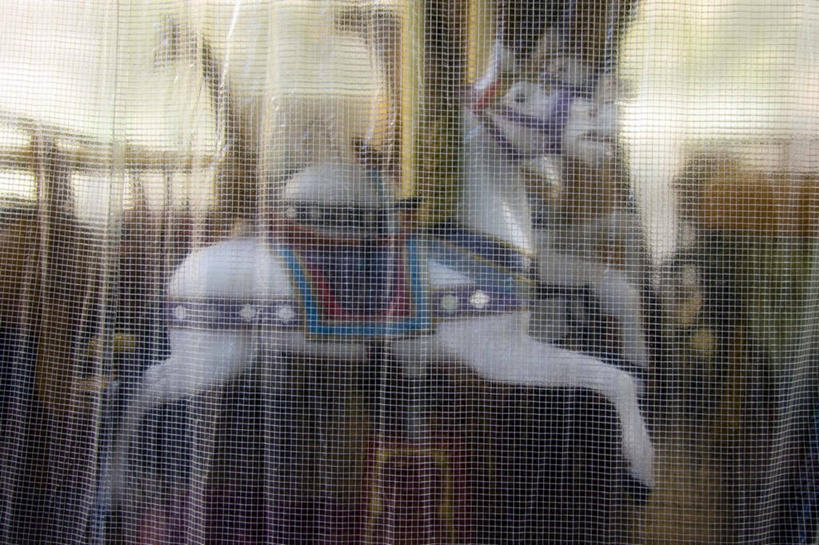 无人,游乐园,横图,室外,白天,侧面,游戏,快乐,玩具,法国,巴黎,覆盖,透明,塑胶,首都,玩,娱乐,休闲,放松,童年,摄影,活动,保护,发泄,消遣,智力,木马,中欧,宣泄,法兰西岛大区,玩耍,嬉戏,彩图