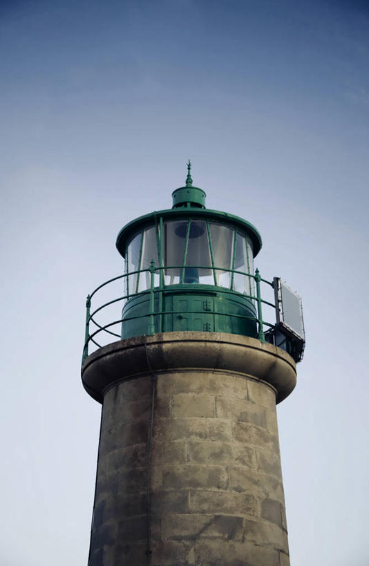 无人,竖图,室外,白天,仰视,道路,建筑,爱尔兰,信息,灯塔,交通,首都,方向,摄影,引导,指导,指引,万里无云,航标,彩图,低角度拍摄,旅行,导航